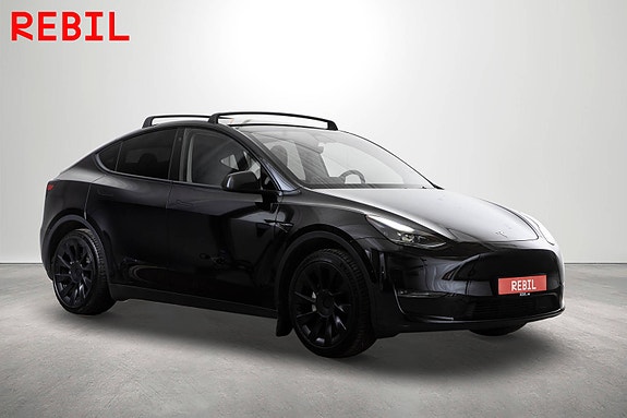 Tesla Model Y 4 of 27