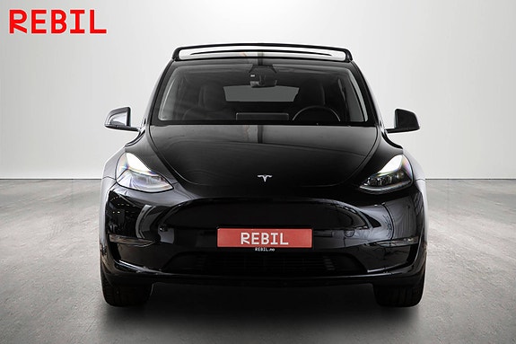 Tesla Model Y 3 of 27