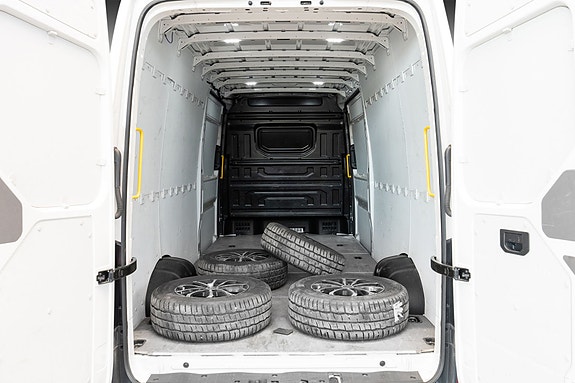 Volkswagen Crafter 27 of 27