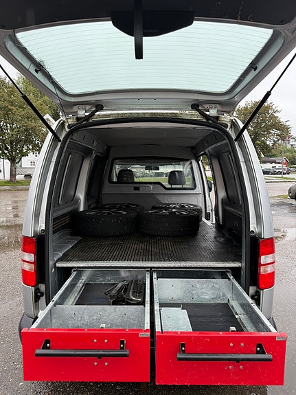Volkswagen Caddy Maxi 11 of 17