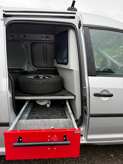 Volkswagen Caddy Maxi 9 of 17