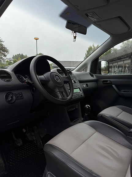 Volkswagen Caddy Maxi 12 of 17