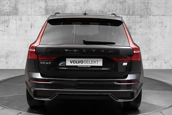Volvo XC60 8 of 30