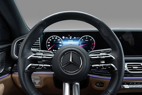 Mercedes-Benz GLS450 d 16 of 29