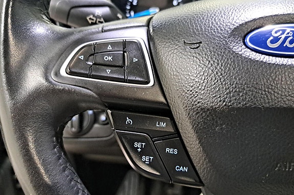 Ford C-Max 16 of 28