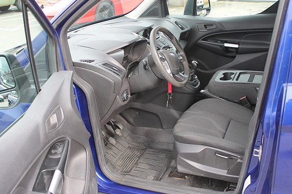Ford Transit Connect 9 of 11