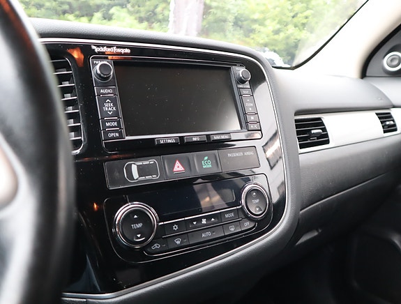Mitsubishi Outlander 13 of 23