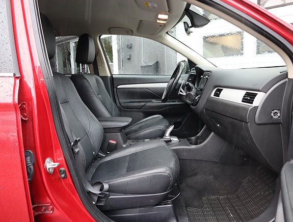 Mitsubishi Outlander 8 of 23