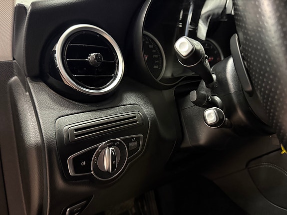 Mercedes-Benz GLC350 e 17 of 30