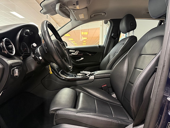 Mercedes-Benz GLC350 e 18 of 30