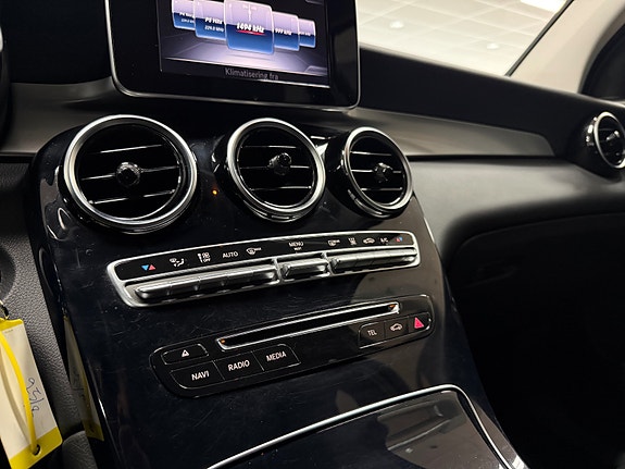 Mercedes-Benz GLC350 e 22 of 30