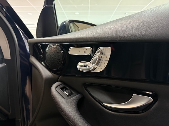 Mercedes-Benz GLC350 e 13 of 30