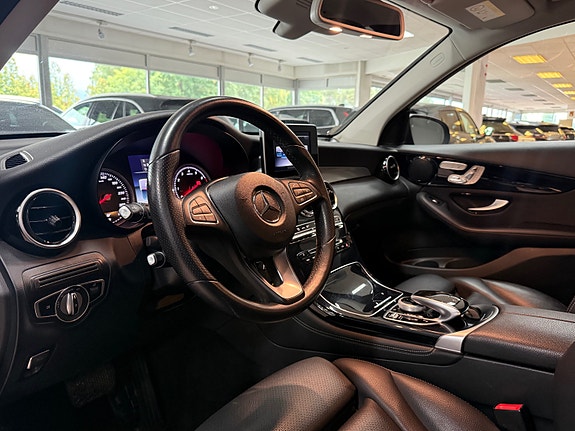 Mercedes-Benz GLC350 e 16 of 30