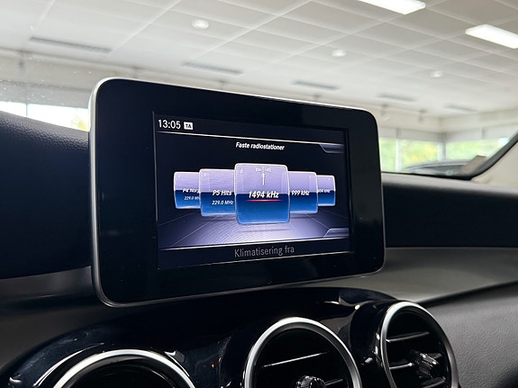Mercedes-Benz GLC350 e 24 of 30