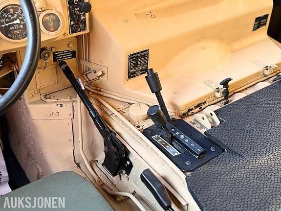 Andre US Military Humvee 6.5 Diesel / HMMWV M1123 1985, 10 000 km, 371 942 kr 16 of 19