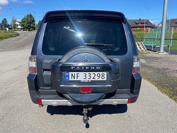 Mitsubishi Pajero 9 of 30