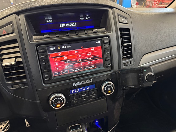 Mitsubishi Pajero 26 of 30