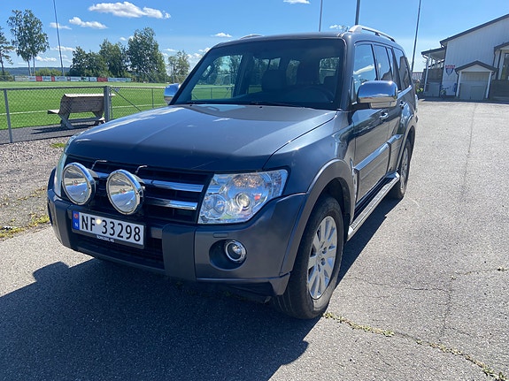 Mitsubishi Pajero 3 of 30