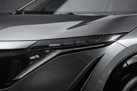 Nissan Ariya 4 of 30
