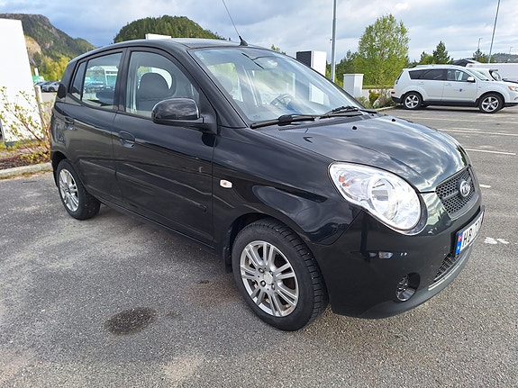 Kia Picanto 5 of 7