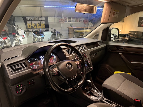 Volkswagen Caddy 10 of 12