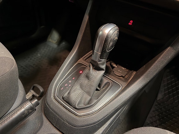 Volkswagen Caddy 9 of 12