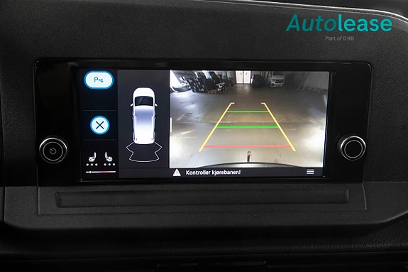 Volkswagen Caddy Maxi 12 of 18
