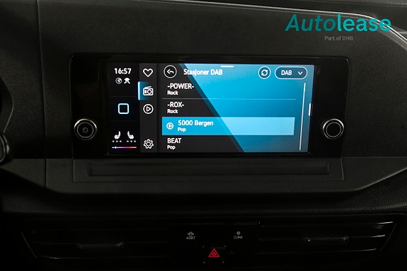 Volkswagen Caddy Maxi 10 of 18