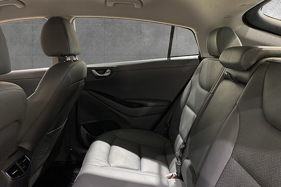 Hyundai IONIQ 15 of 18