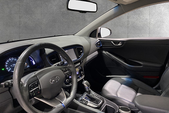Hyundai IONIQ 10 of 18