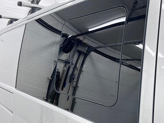 Volkswagen Transporter 4 of 30
