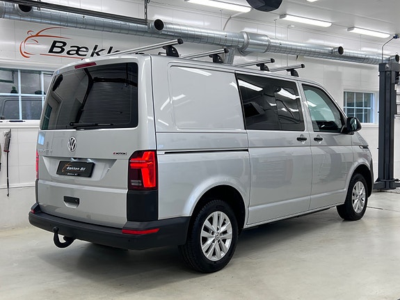 Volkswagen Transporter 8 of 30