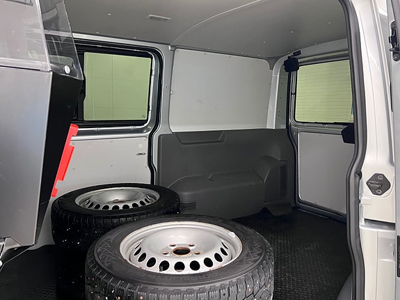 Volkswagen Transporter 26 of 30