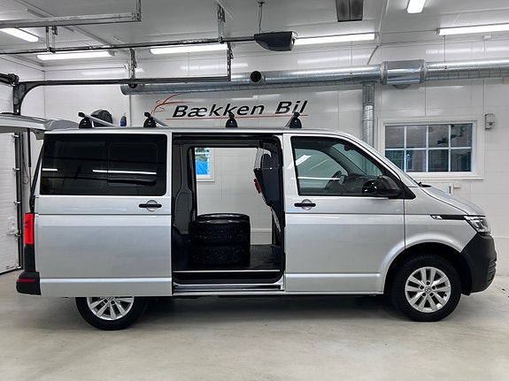 Volkswagen Transporter 14 of 30
