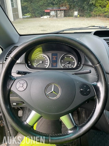 Mercedes-Benz vito 9 of 13
