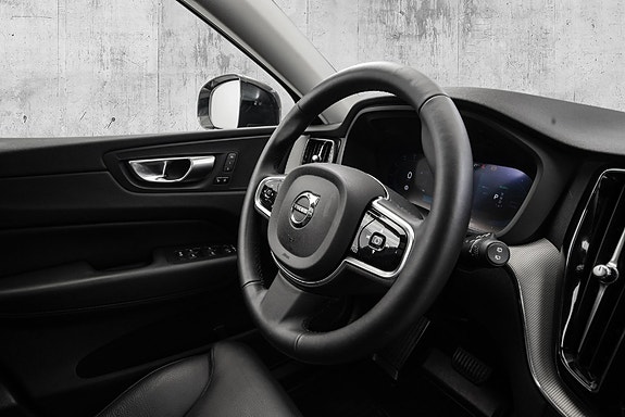 Volvo XC60 25 of 30