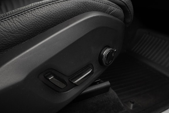 Volvo XC60 20 of 30