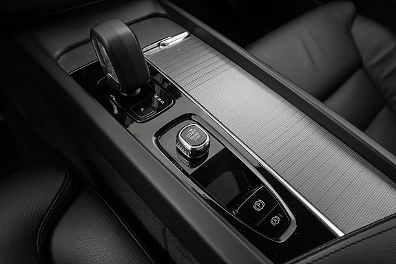 Volvo XC60 16 of 30