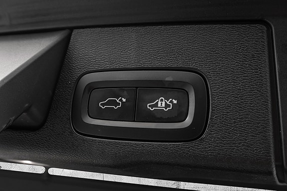 Volvo XC60 10 of 30