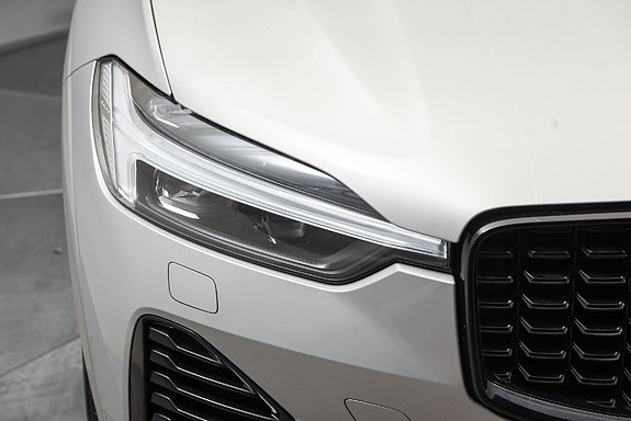 Volvo XC60 3 of 30