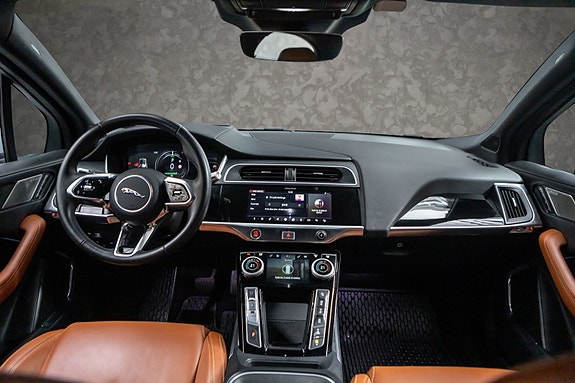 Jaguar I-PACE 28 of 30