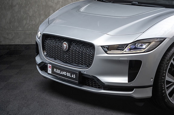 Jaguar I-PACE 3 of 30