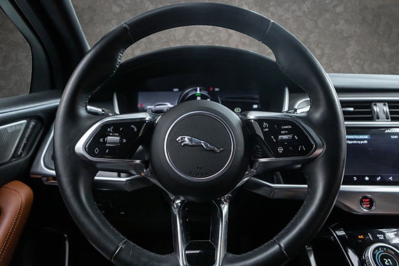 Jaguar I-PACE 11 of 30