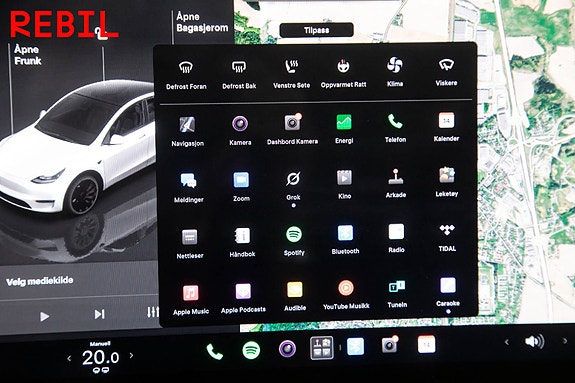 Tesla Model Y 17 of 27