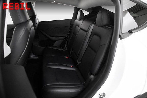 Tesla Model Y 10 of 27