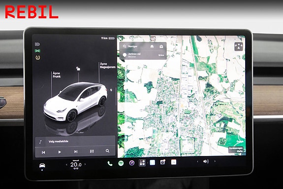 Tesla Model Y 18 of 27