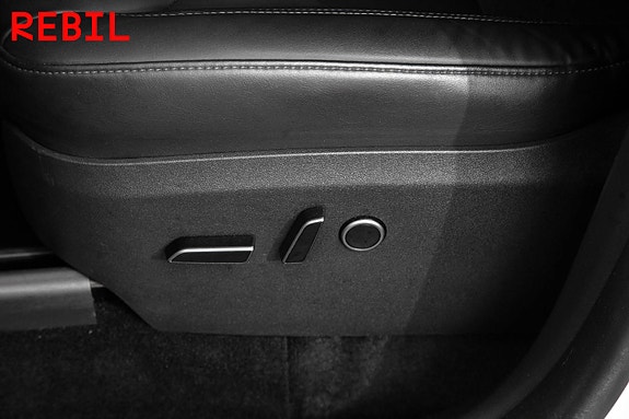Tesla Model Y 21 of 27