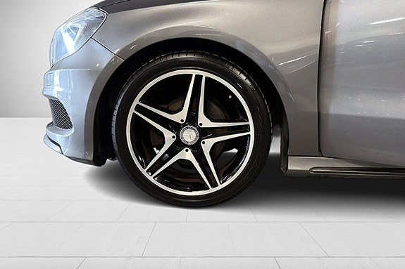 Mercedes-Benz A180 9 of 29