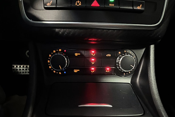 Mercedes-Benz A180 25 of 29