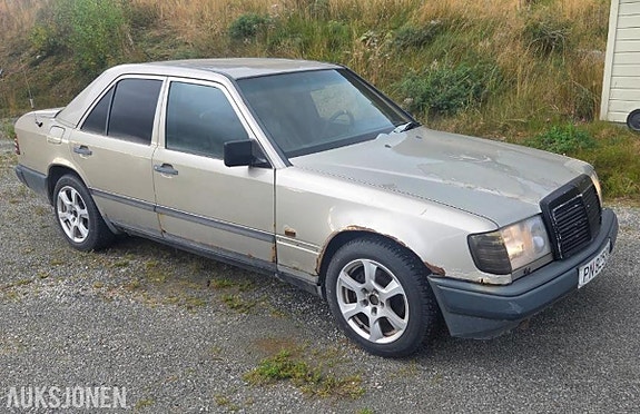 Mercedes-Benz E-Klasse 3 of 20